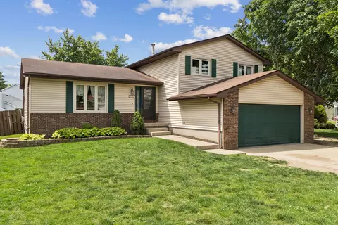 3343 W Ivywood Ct, Decatur, IL 62522