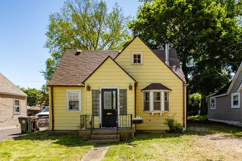 313 Highmoor Dr, Round Lake Park, IL 60073