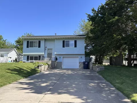 147 7th St, Lasalle, IL 61301