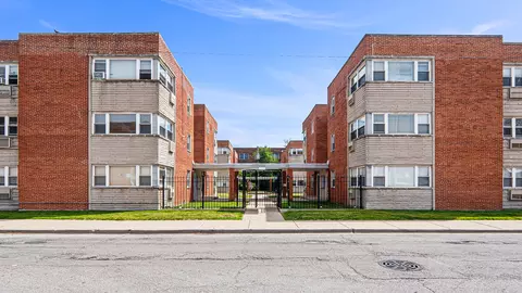 2411 W Balmoral Ave #3B, Chicago, IL 60625