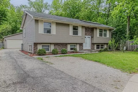 2729 Lowery Ct, Zion, IL 60099