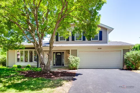 1030 Lilac Ct, Libertyville, IL 60048