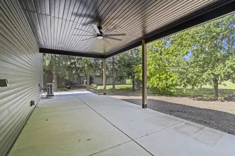 Exterior - 1417 N Linden St, Normal, IL 61761 photo 5 of 9