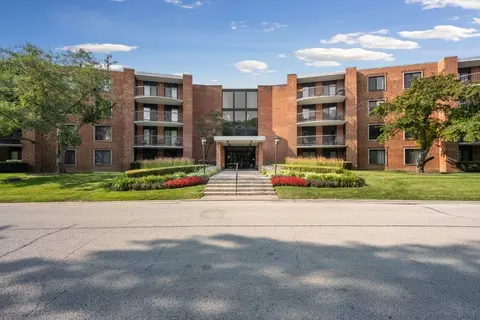 1605 E Central Rd #106A, Arlington Heights, IL 60005
