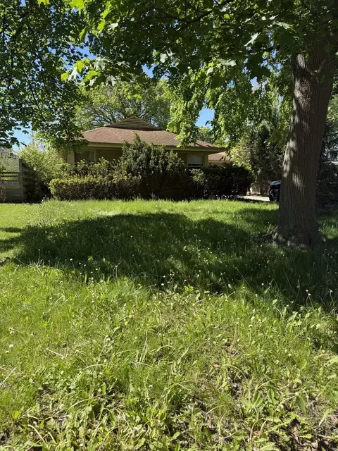 5737 N Rogers Ave, Chicago, IL 60646