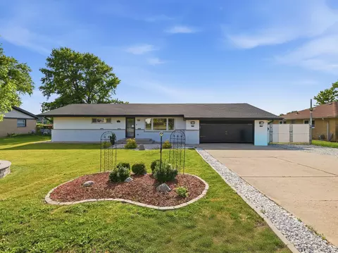 13418 S Old Orchard Ln, Lockport, IL 60441
