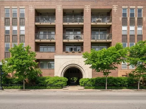 1350 W Fullerton Ave #514, Chicago, IL 60614