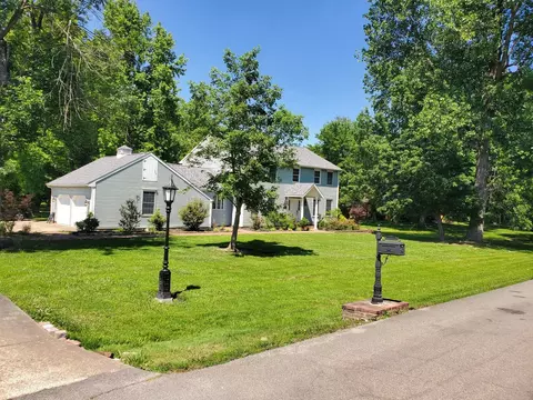 202 Arbor Dr, Carterville, IL 62918