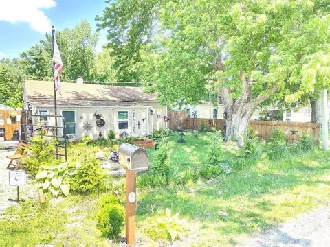 16925 10th Ave, East Moline, IL 61244