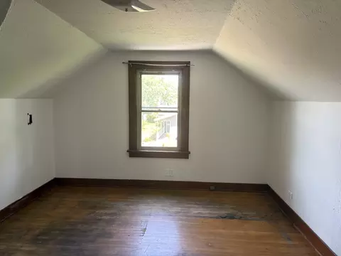 Bedroom - 1561 N Gary Ave, Wheaton, IL 60187 photo 5 of 8
