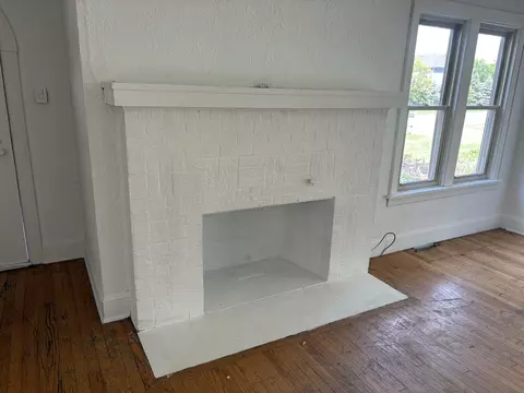 Living - 1561 N Gary Ave, Wheaton, IL 60187 photo 6 of 10