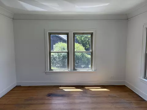 Living - 1561 N Gary Ave, Wheaton, IL 60187 photo 4 of 10