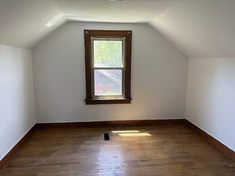 Bedroom - 1561 N Gary Ave, Wheaton, IL 60187 photo 2 of 8
