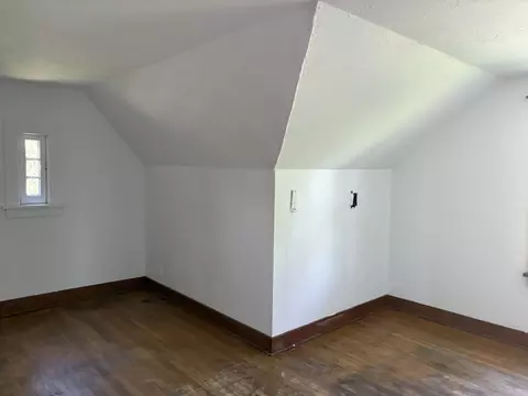 Bedroom - 1561 N Gary Ave, Wheaton, IL 60187 photo 4 of 8