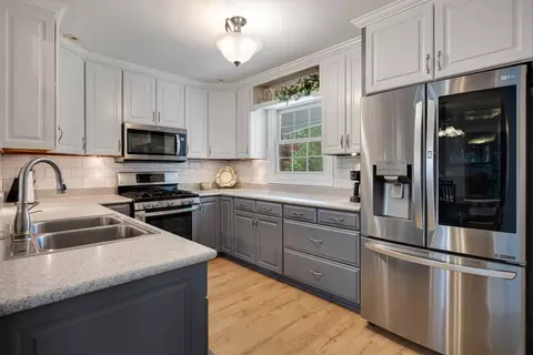 Kitchen - 810 N Allen Ave, Mchenry, IL 60050 photo 2 of 3