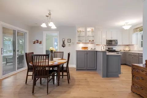 Dining - 810 N Allen Ave, Mchenry, IL 60050 photo 2 of 2