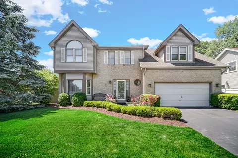 90 Rodenburg Rd, Roselle, IL 60172
