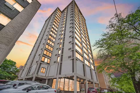 5740 N Sheridan Rd #11A, Chicago, IL 60660