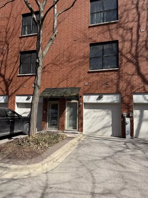 2917 N Claremont Ave, Chicago, IL 60618
