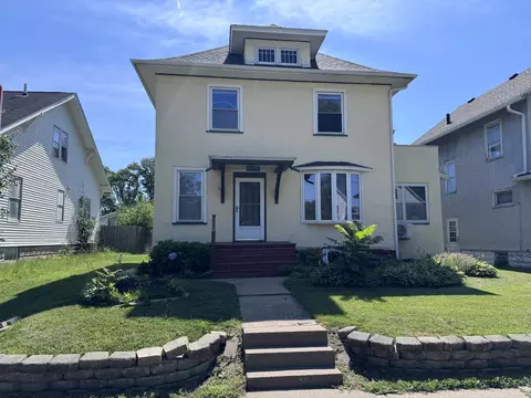1119 38th St, Rock Island, IL 61201