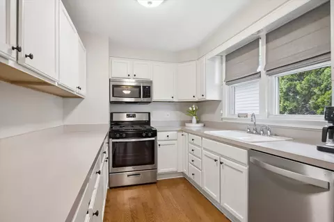 Kitchen - 803 E Harrison Ave, Wheaton, IL 60187 photo 2 of 3