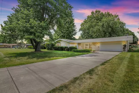 106 W Willow St, Fairbury, IL 61739