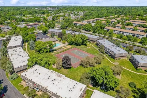 View/Area - 244 E Bailey Rd #M, Naperville, IL 60565 photo 2 of 5