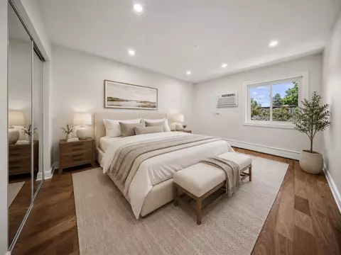 Bedroom - 244 E Bailey Rd #M, Naperville, IL 60565 photo 1 of 5