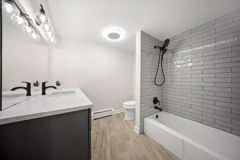Bath - 244 E Bailey Rd #M, Naperville, IL 60565 photo 1 of 1