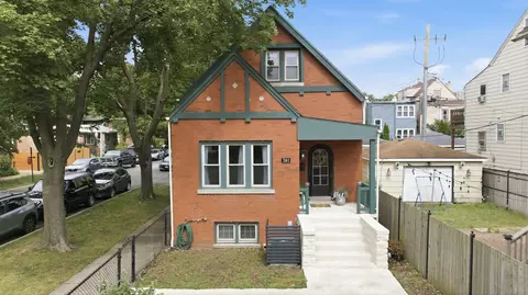 3141 N Richmond St, Chicago, IL 60618