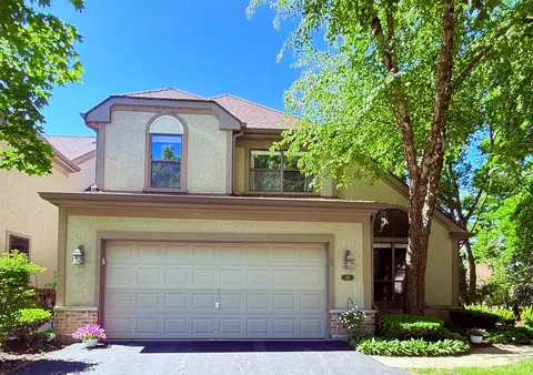 113 Chatsworth Cir, Schaumburg, IL 60194