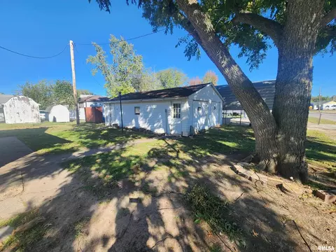 Exterior - 202 N Victor St, Christopher, IL 62822 photo 4 of 4