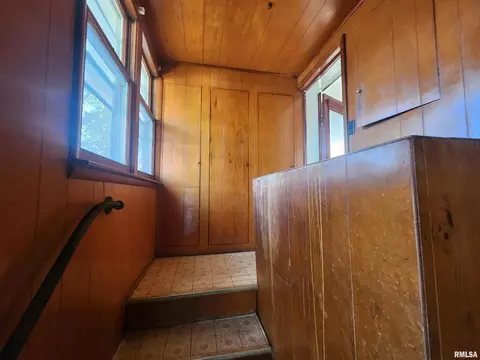 Entry Way - 202 N Victor St, Christopher, IL 62822 photo 3 of 3
