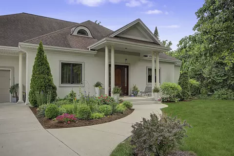 378 E Deerpath Rd, Wood Dale, IL 60191