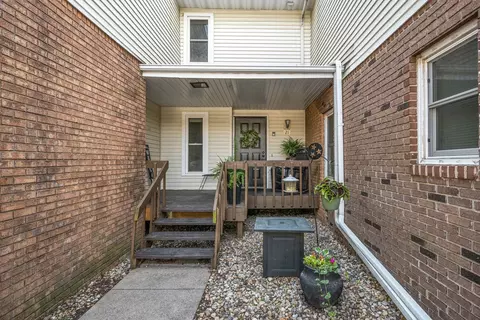 903 N Linden St #21, Normal, IL 61761
