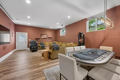 Undisclosed, Glenview, IL 60025 photo 42