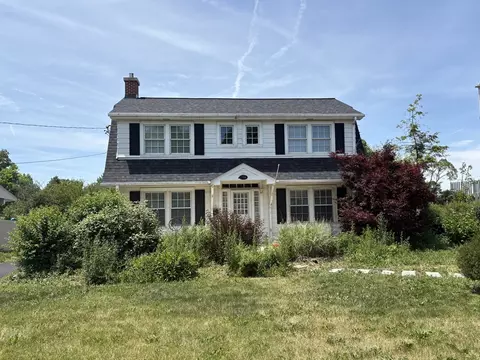 718 S Naperville Rd, Wheaton, IL 60189