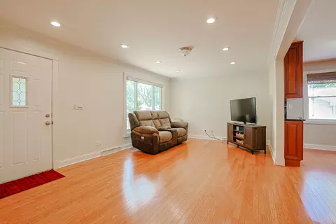 Living - 3910 Eagle Ln, Rolling Meadows, IL 60008 photo 1 of 3