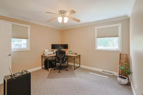Bedroom - 3910 Eagle Ln, Rolling Meadows, IL 60008 photo 6 of 7