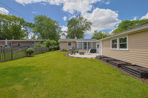 Exterior - 3910 Eagle Ln, Rolling Meadows, IL 60008 photo 13 of 13