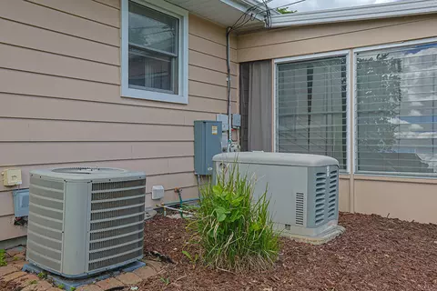 Exterior - 3910 Eagle Ln, Rolling Meadows, IL 60008 photo 11 of 13
