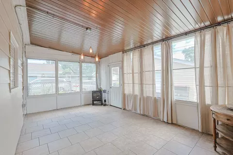 Exterior - 3910 Eagle Ln, Rolling Meadows, IL 60008 photo 6 of 13
