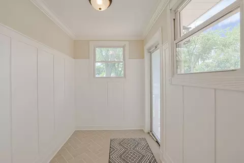 Entry Way - 3910 Eagle Ln, Rolling Meadows, IL 60008 photo 1 of 1