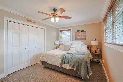 Bedroom - 3910 Eagle Ln, Rolling Meadows, IL 60008 photo 1 of 7