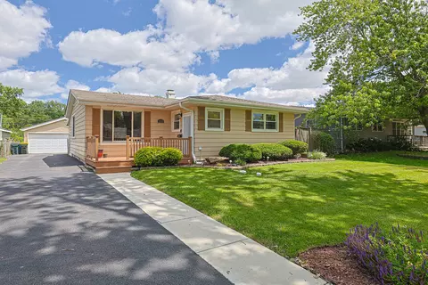 3910 Eagle Ln, Rolling Meadows, IL 60008