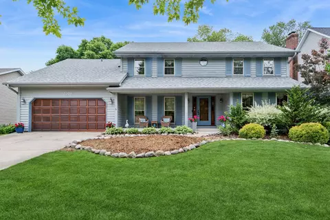 2238 Remington Dr, Naperville, IL 60565