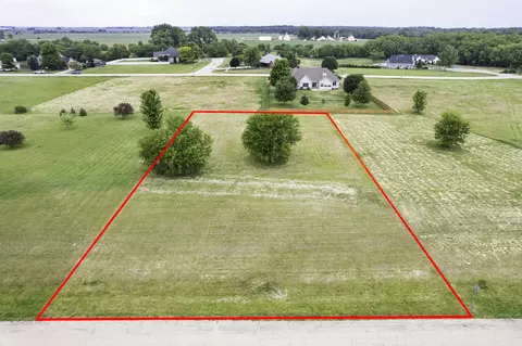1010 Prairie View Dr, Somonauk, IL 60552