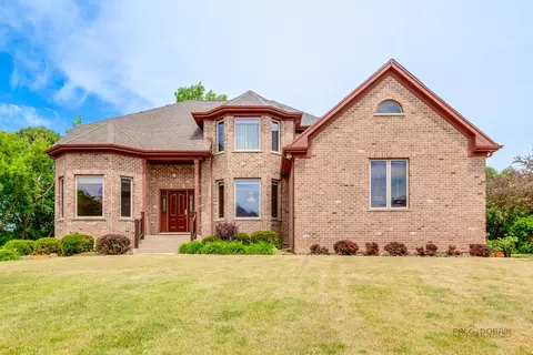 41 Park View Ln, Hawthorn Woods, IL 60047