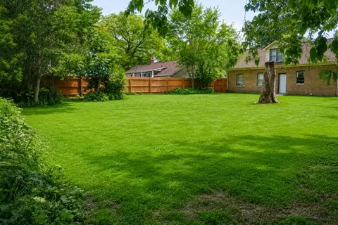 Exterior - 828 2nd Ave, Aurora, IL 60505 photo 2 of 2