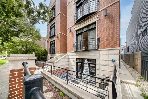 2114 W Erie St #1E, Chicago, IL 60612